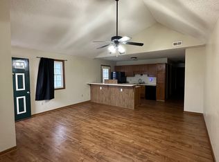 113 S Locust St, Eldon, MO 65026