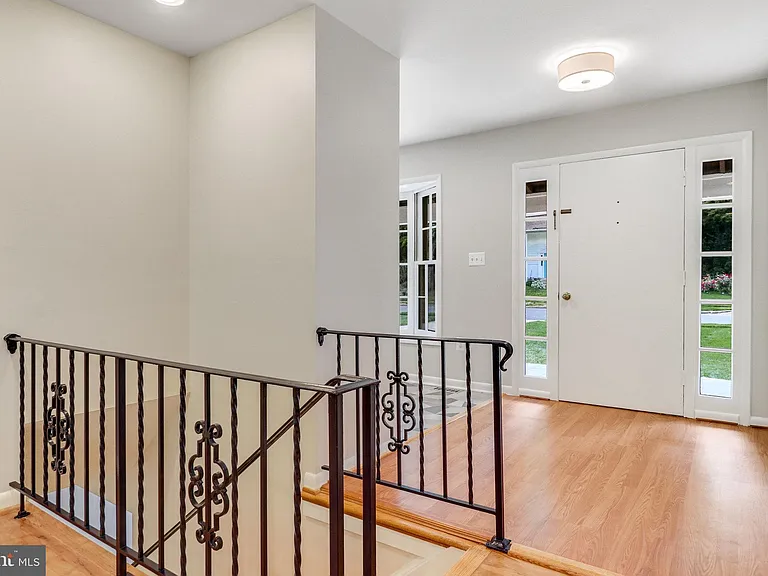 5019 Fleming Dr — Photo 8