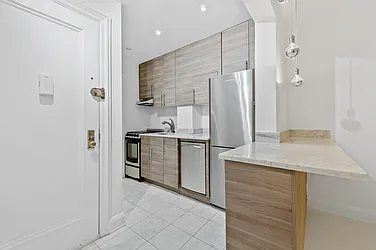 Rented by R New York