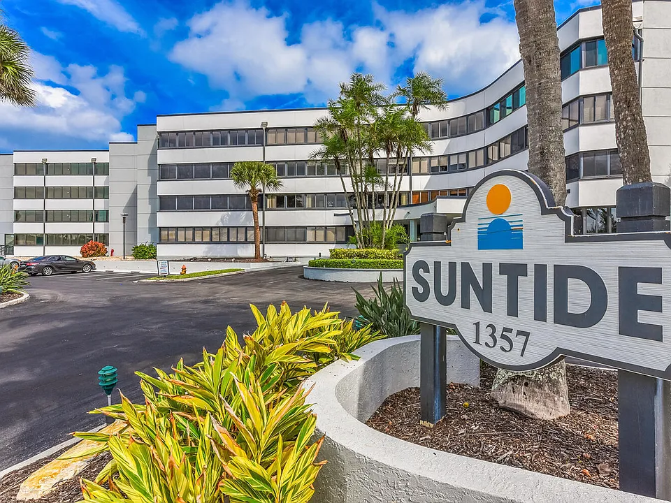 1357 NE Ocean Blvd #317