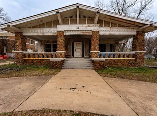 621 S Main St, Paris, TX 75460