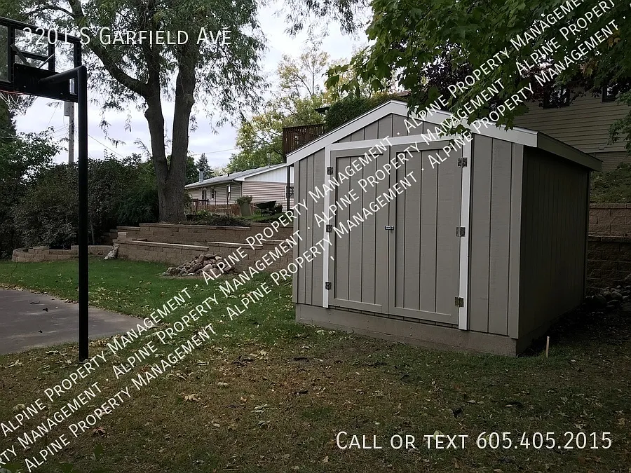4 Bed/2 Bath Ranch Home w/ Large Finished Basement!! — Photo 4