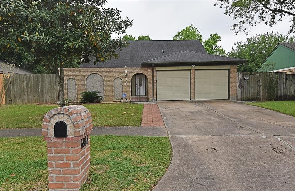 1st image of 6918 Vialinda Dr
