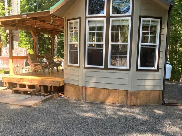 161 N Quinault Place, Hoodsport, WA 98548