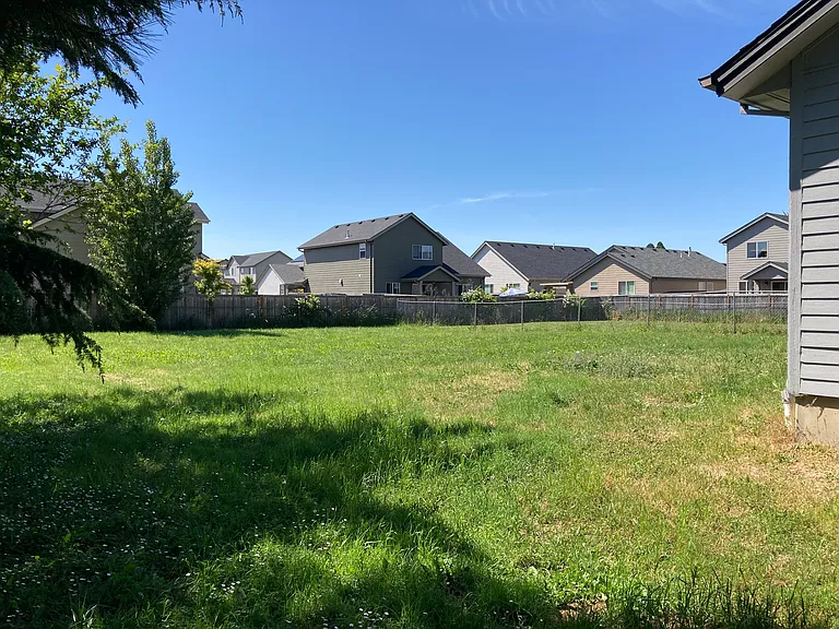 405 SE Fir Villa Rd — Photo 3