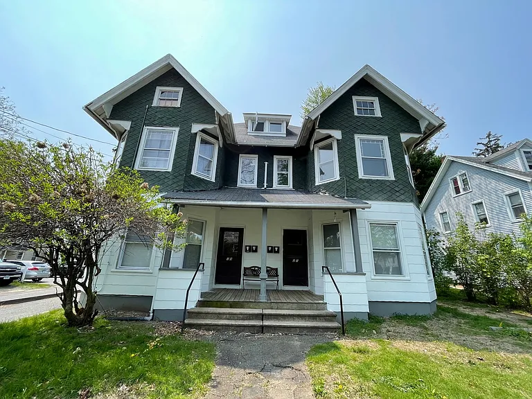 19 Prince St #2R — Photo 11