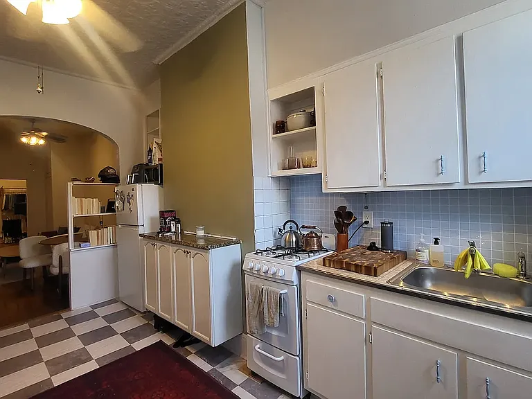 105 Engert Ave #2L — Photo 2
