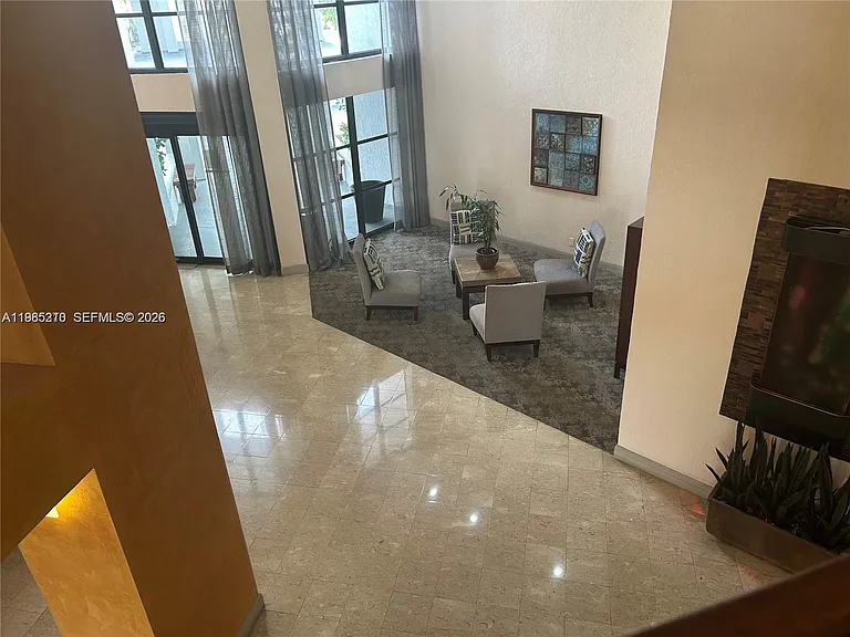 400 Leslie Dr #308 — Photo 21