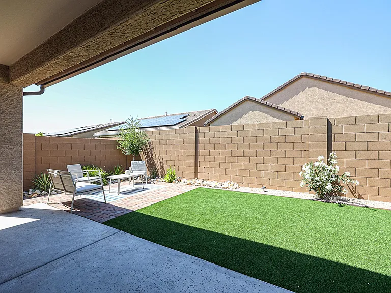 8924 W Bethany Heights Dr — Photo 25