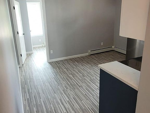 2nd image of 500 Broadway #1