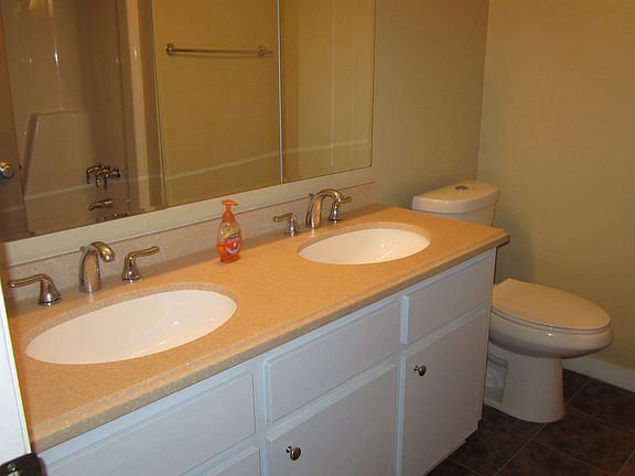 3rd image of 2537 W Gardenia Dr