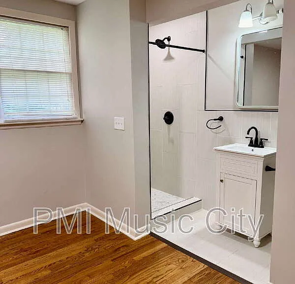 322 Arrington St — Photo 9
