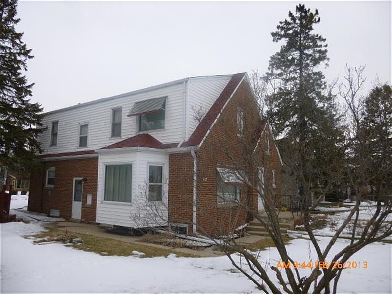 2nd image of 3401 S 43rd St