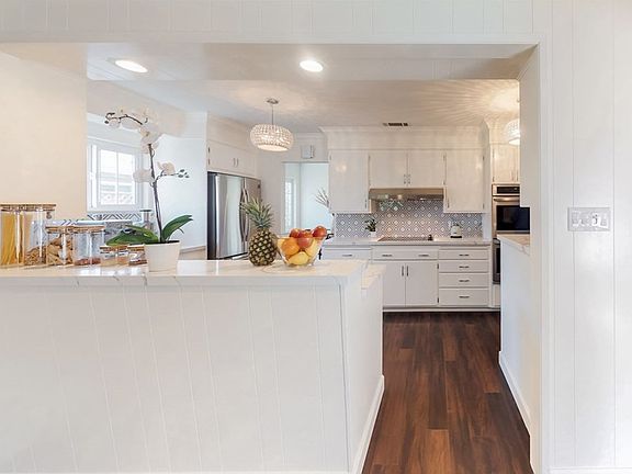 4th image of 4849 Adenmoor Ave