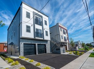 325 Doyle St, Elizabeth, NJ 07206