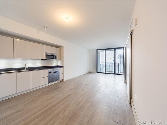 3rd image of 1010 Brickell Ave Ste 102