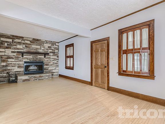 2nd image of 416 S Olive St