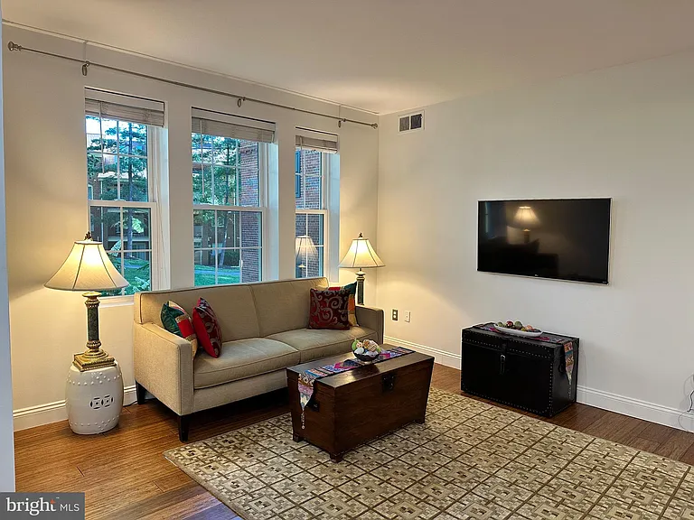 2015 Key Blvd #602 — Photo 9