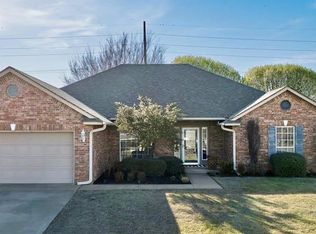 542 Lakeside Ct, Shawnee, OK 74801