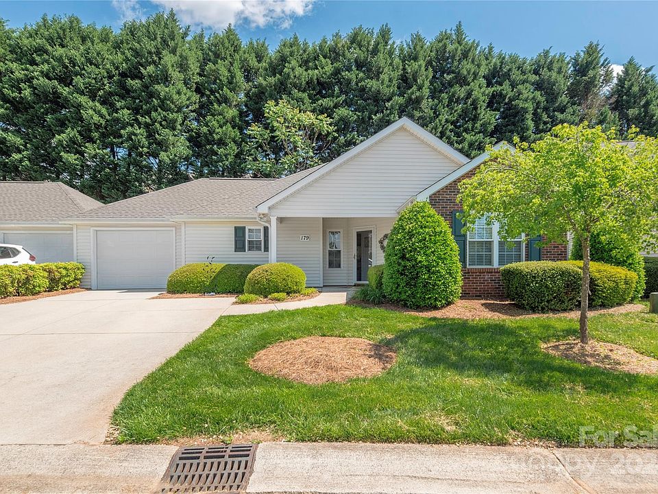 1st image of 179 Oak Village Pkwy #98
