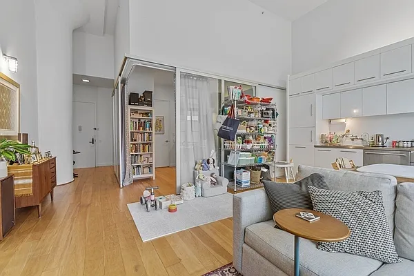 Rented by Nest Seekers International | media 14