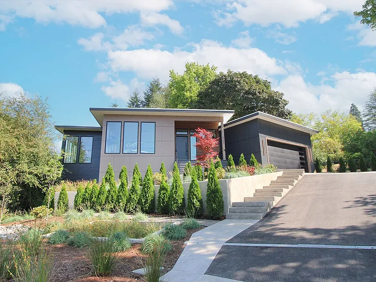 6233 SW Hamilton Way — Photo 1