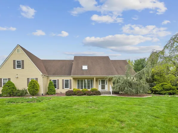 2 Cranston Ct, Princeton Junction, NJ 08550