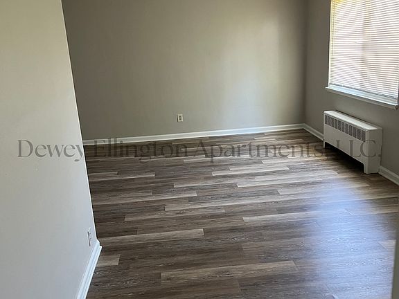 3rd image of 29 Bennington Dr #49