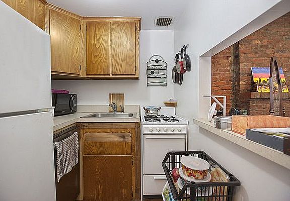5th image of 121 W 92nd St APT 3R