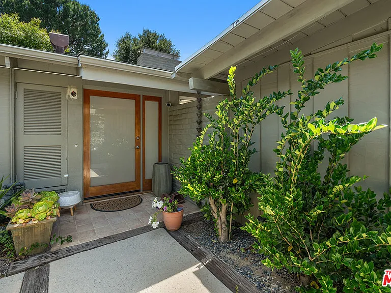 3641 Woodcliff Rd — Photo 4