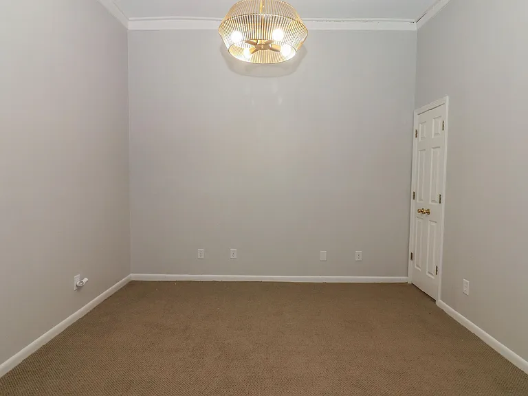 32 N Lafayette Ave — Photo 11