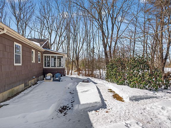 3rd image of 10 Hilltop Drive