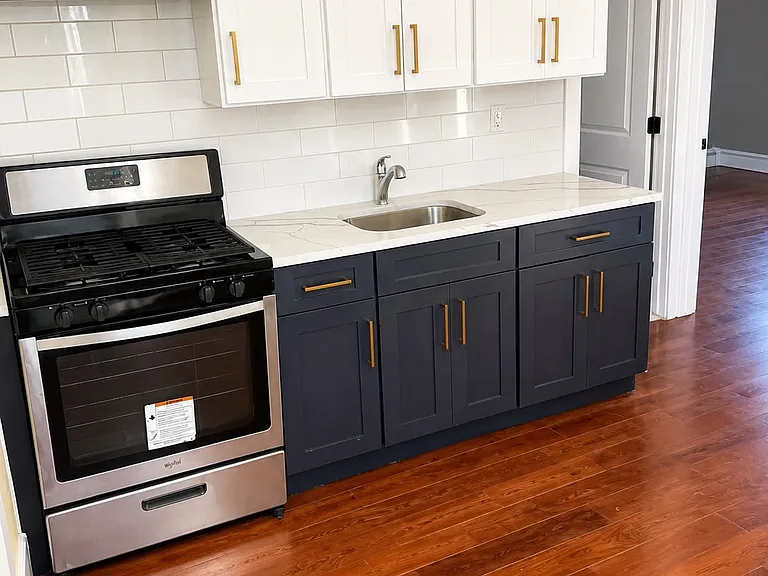 10 Cooper St #3 — Photo 1