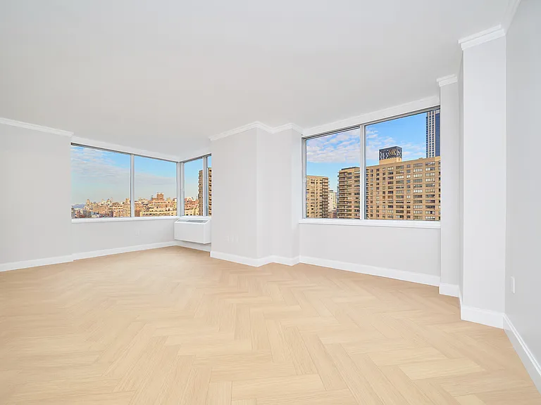 160 Riverside Blvd #25A — Photo 11