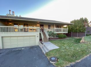 24 Burning Tree Dr, Yakima, WA 98902