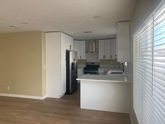 2nd image of 6229 S Fairfax Ave #6229