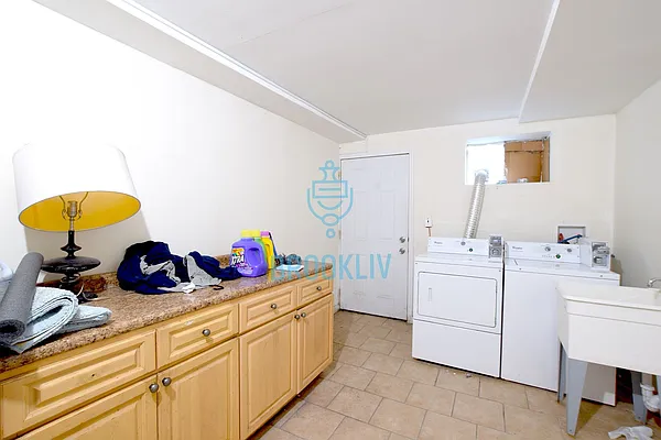 Rented by null | media 25