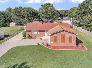 107 Sandhurst Dr, Simpsonville, SC 29680