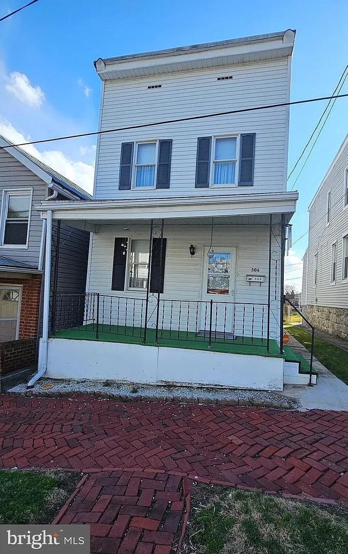 506 Linden St photo 1