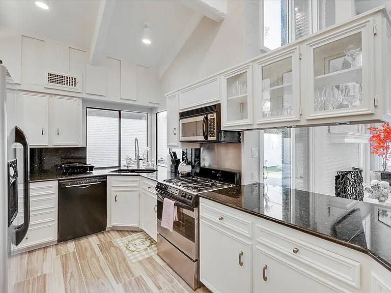 612 W Northgate Dr #612 — Photo 54