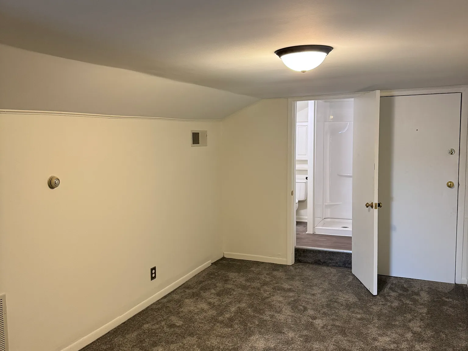 1 bed, $700 — Photo 3