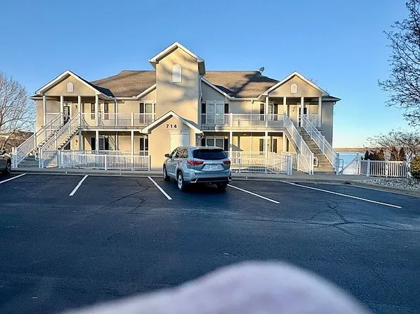 714 Moon Bay Dr Unit 4, Kuttawa, KY 42055