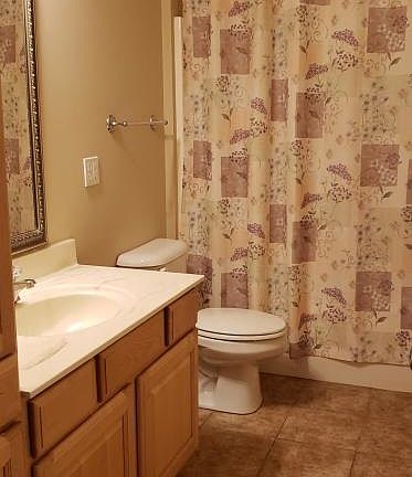 4- Hall Bath