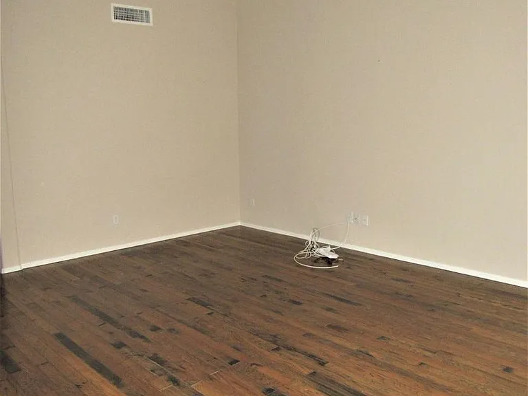 102 W Gail Dr — Photo 4