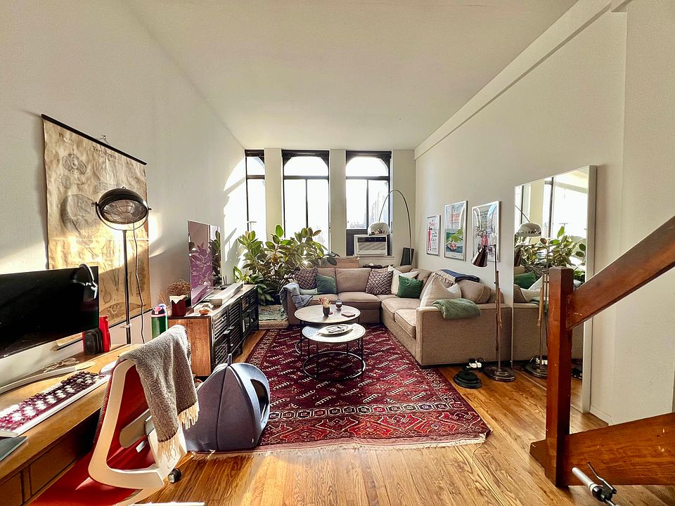 1st image of 155 E 23rd St APT 609