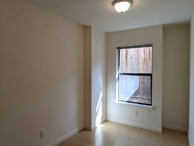 1932 Hearst Ave — Photo 31