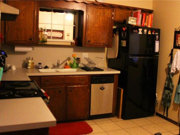 3rd image of 719 S Linden Court Ln