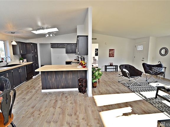3rd image of 14311 124th Street Ct E