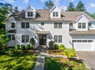 16 Scenery Hill Dr, Chatham, NJ