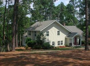 205 S Glenwood Trl, Southern Pines, NC 28387
